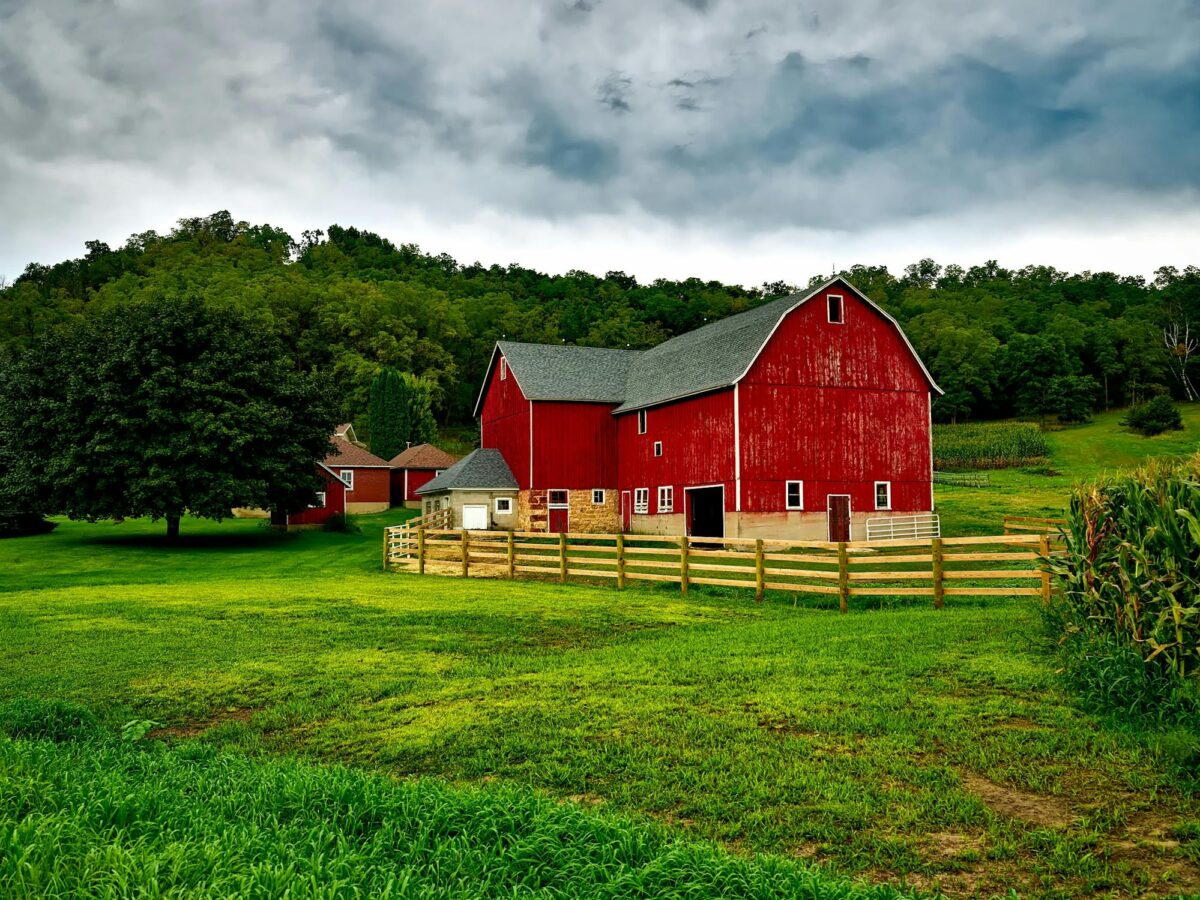 photo-red-barn-farm