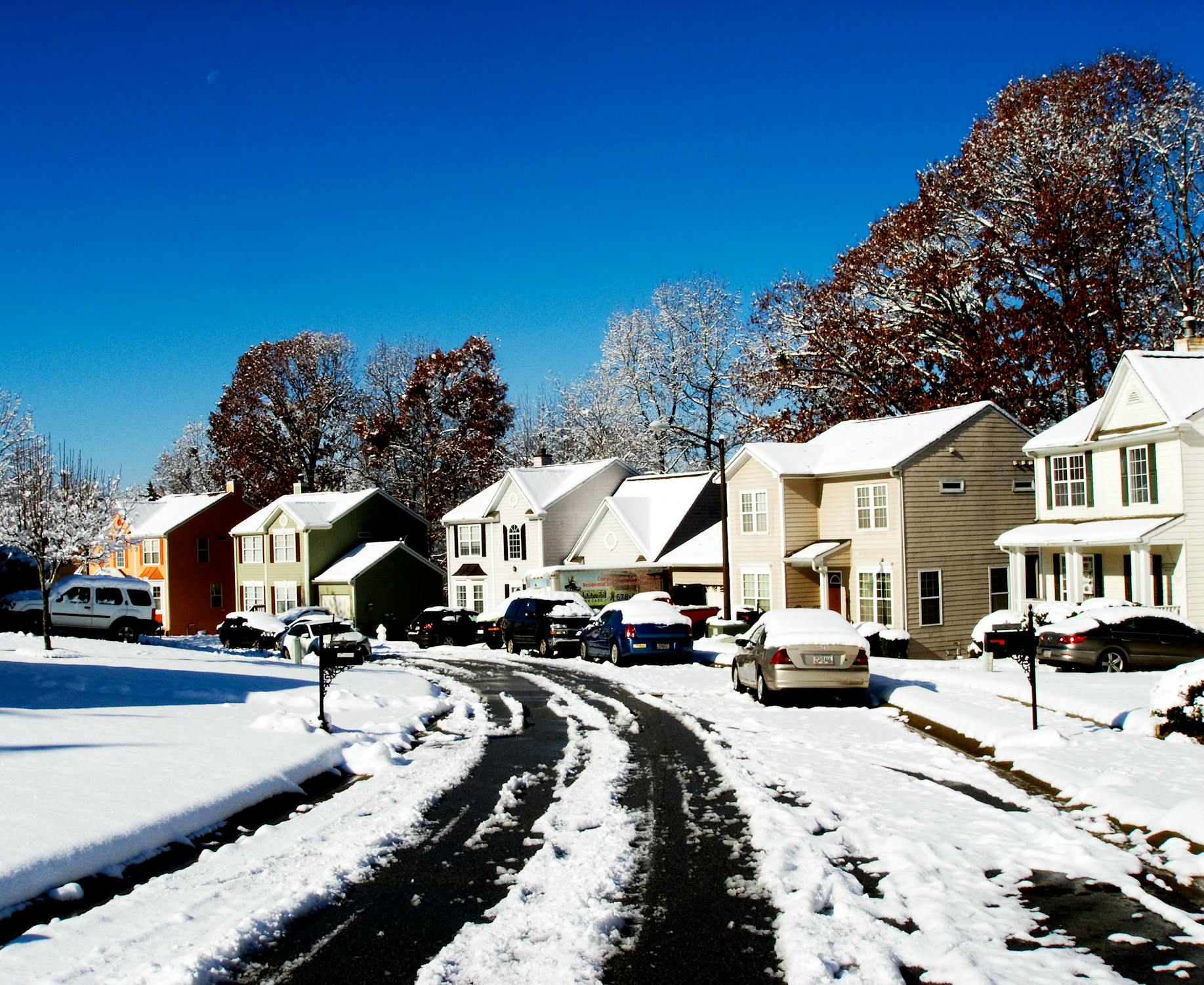 snow-on-street-photo