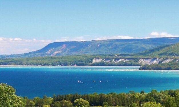💦  Why Georgian Bay Is Worth Defending | Tom Buck | Save Georgian Bay
