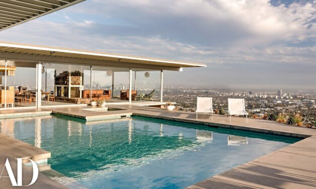 ❤️  Inside LA’s Most Famous House Built on the Edge of a Cliff | A Great Family Story | Architectural Digest