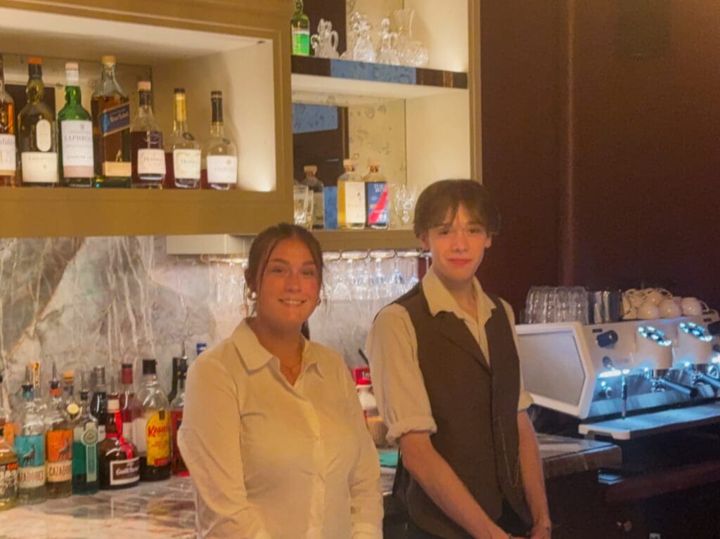 Bar Bijou-people